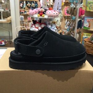 UGG Goldenstar Clog Womens Size 6 Mens/Kids Size 4 Black